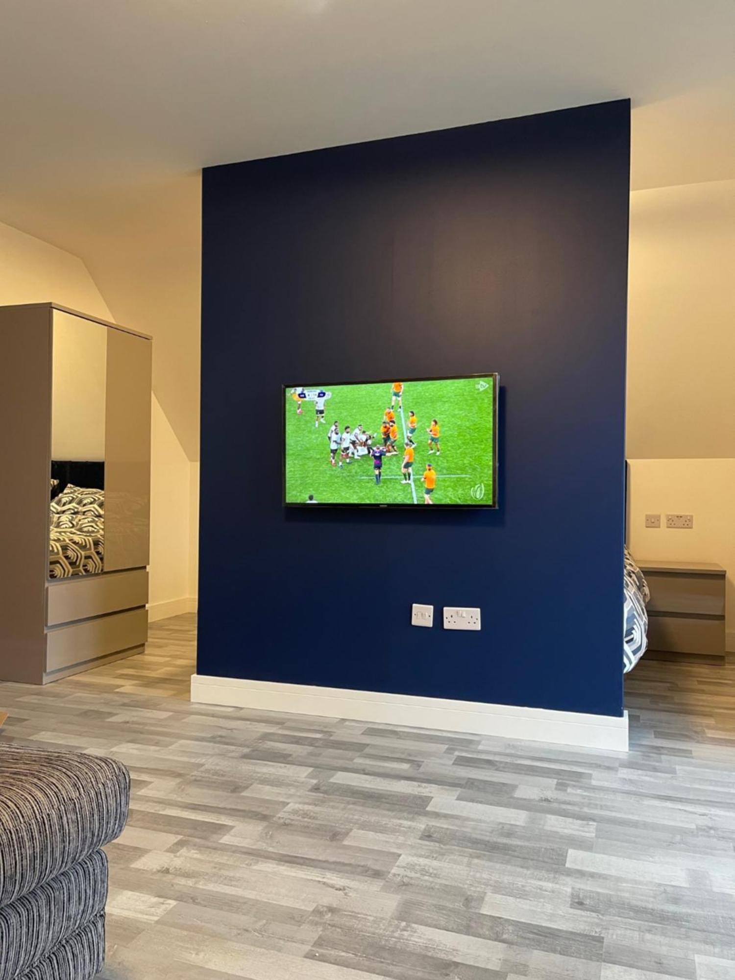 Lochside Loft - Self Catering Apartment For 2 In A Great Location For Inverness Airport And Both Cabot Highlands & Nairn Golf Courses Dış mekan fotoğraf