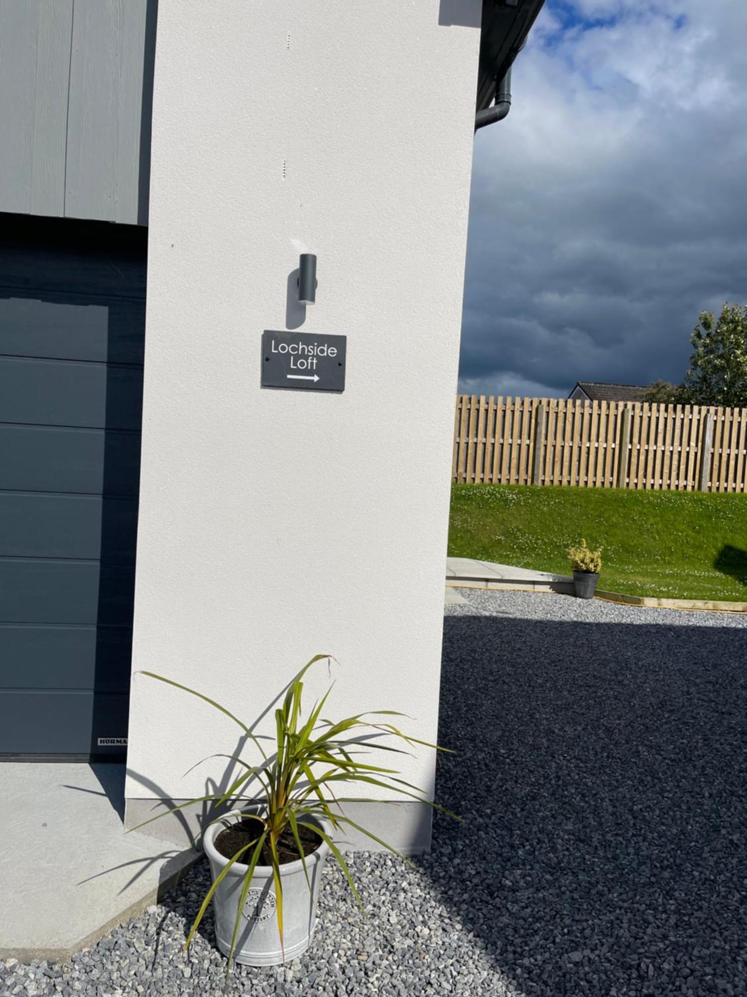 Lochside Loft - Self Catering Apartment For 2 In A Great Location For Inverness Airport And Both Cabot Highlands & Nairn Golf Courses Dış mekan fotoğraf